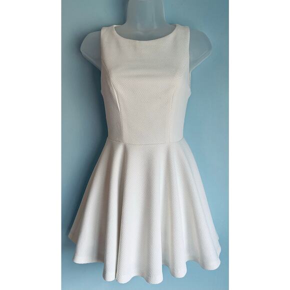 Lulus Dresses & Skirts - Lulus White Mini Dress Cut Out XS Chic Coquette